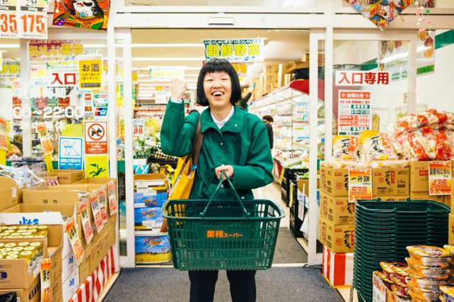 Cô gái Nhật Bản chia sẻ bí quyết tiết kiệm độc đáo: Đi siêu thị bán sỉ - Ảnh 2.